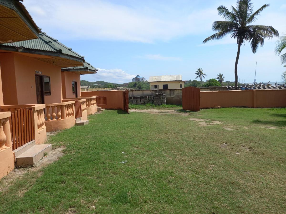 Comfort Beach Resort Biriwa Luaran gambar