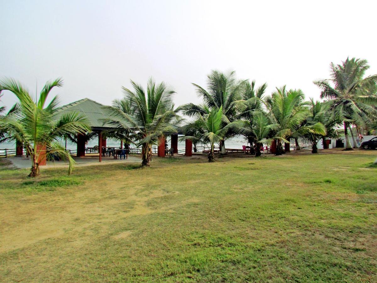 Comfort Beach Resort Biriwa Luaran gambar